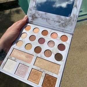 BH COSMETICS CARLI BYBEL EYESHADOW PALETTE
